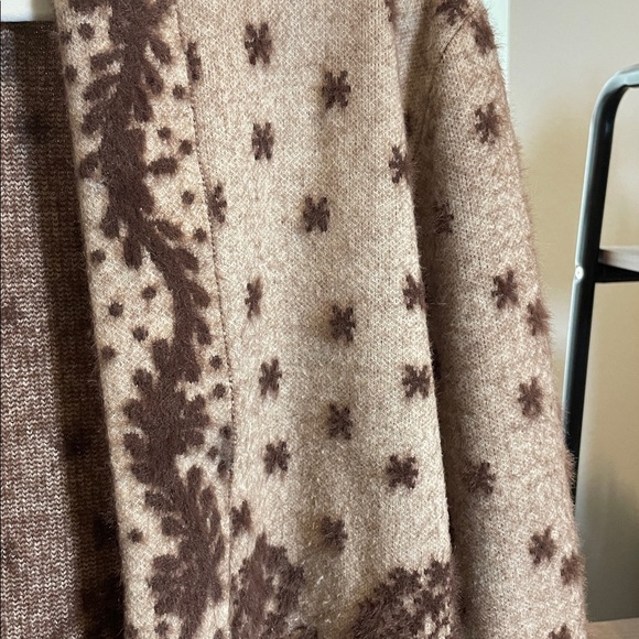 Oxford Cream and Brown Patterned Women's Cardigan - Picture 3 of 7